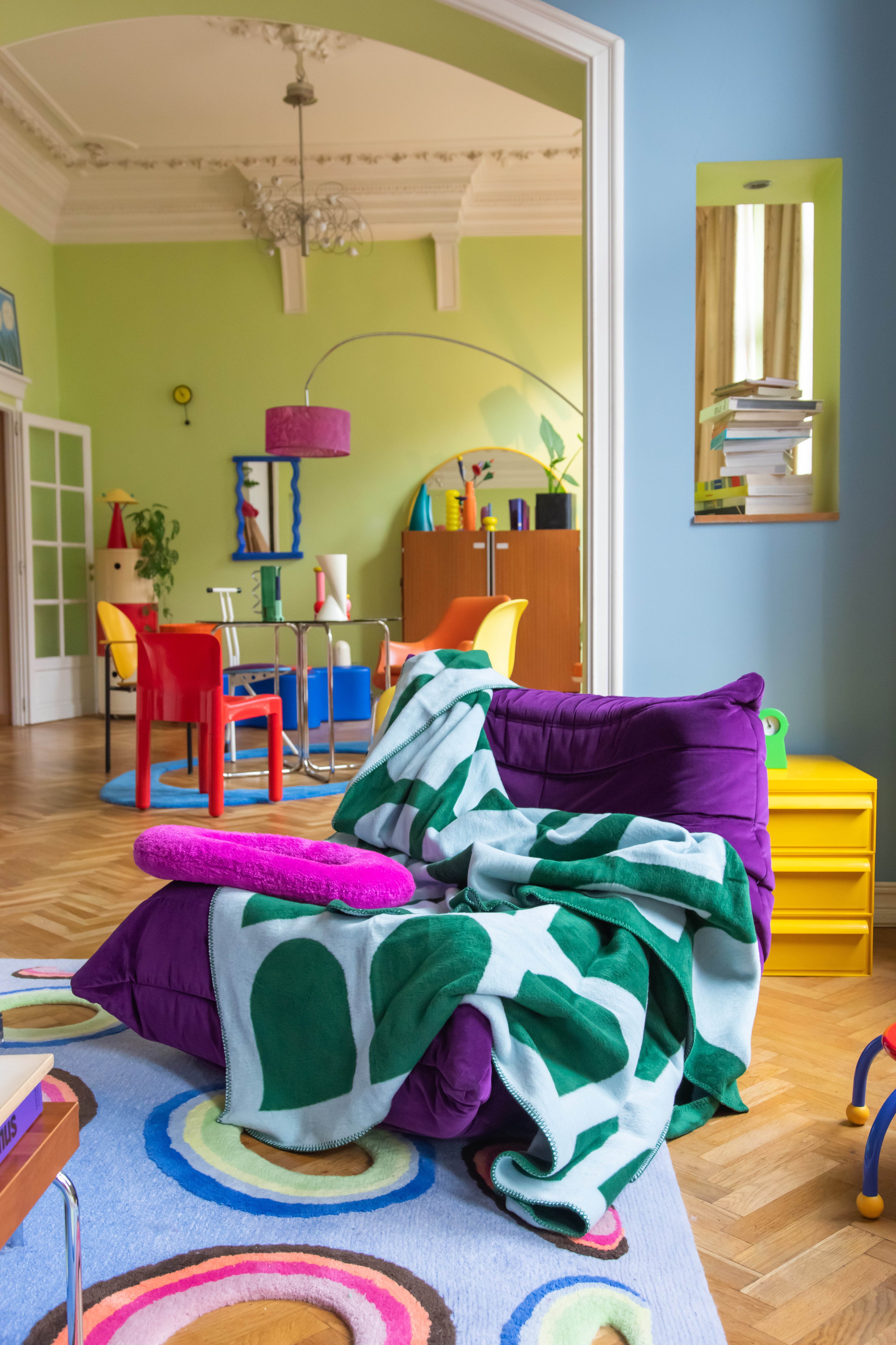 Step into comfort and explore living room ideas for small, cozy, and aesthetic spaces. Discover modern designs including coffee tables, poufs, stools, side tables, sofas, armchairs, ottomans, TV stands, sideboards, and more. Colorful, japandi, or minimal.