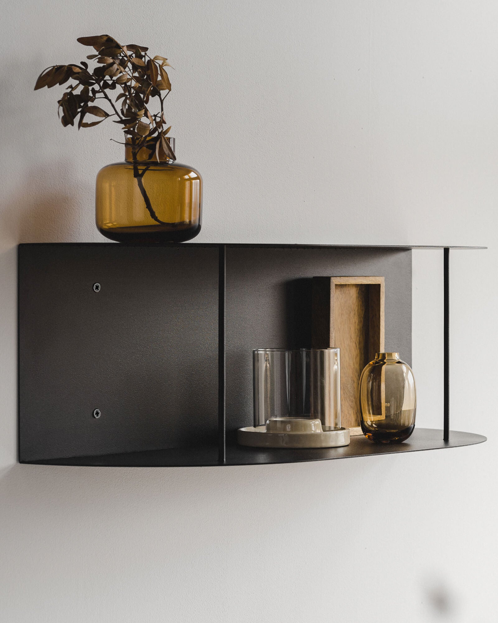 Lina Shelf - long