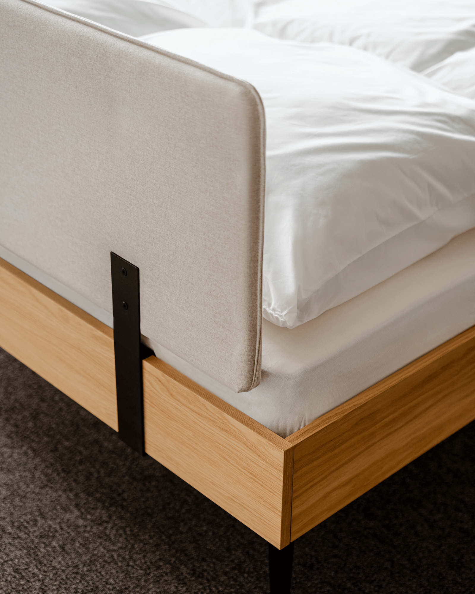 Streiko Bed Oak