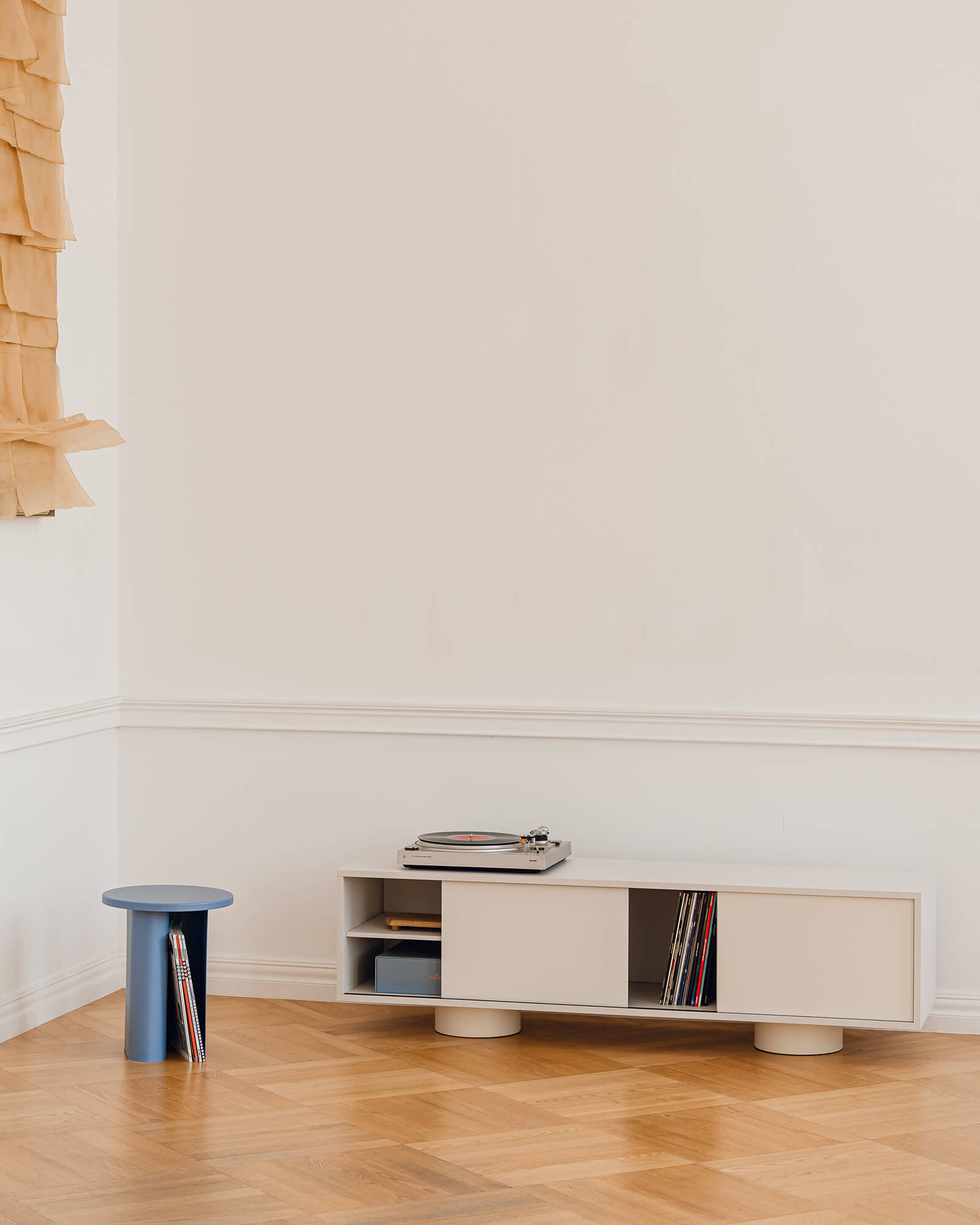 Taro TV Stand