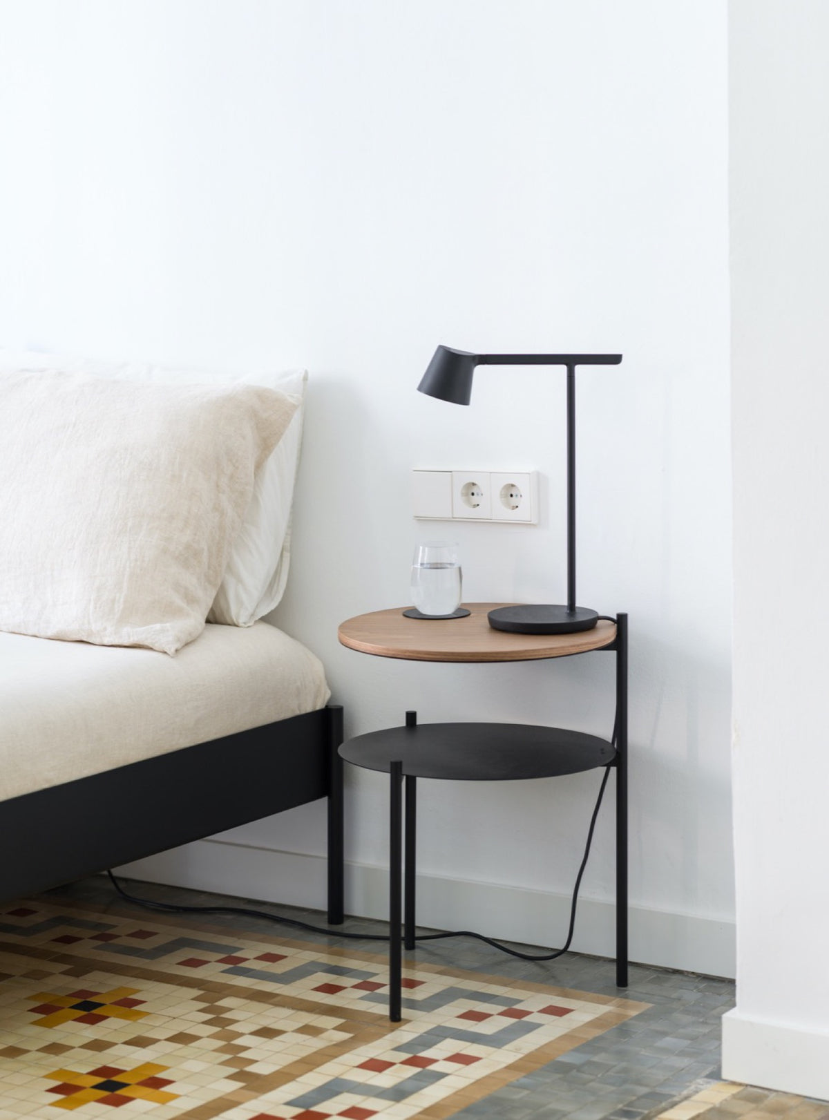 Sleep in style with our modern bedroom furniture designed to elevate your space and enhance your rest. Get inspired by cozy and aesthetic bedroom ideas featuring beds with headboards, bedside tables, benches, ambient lighting, and more.