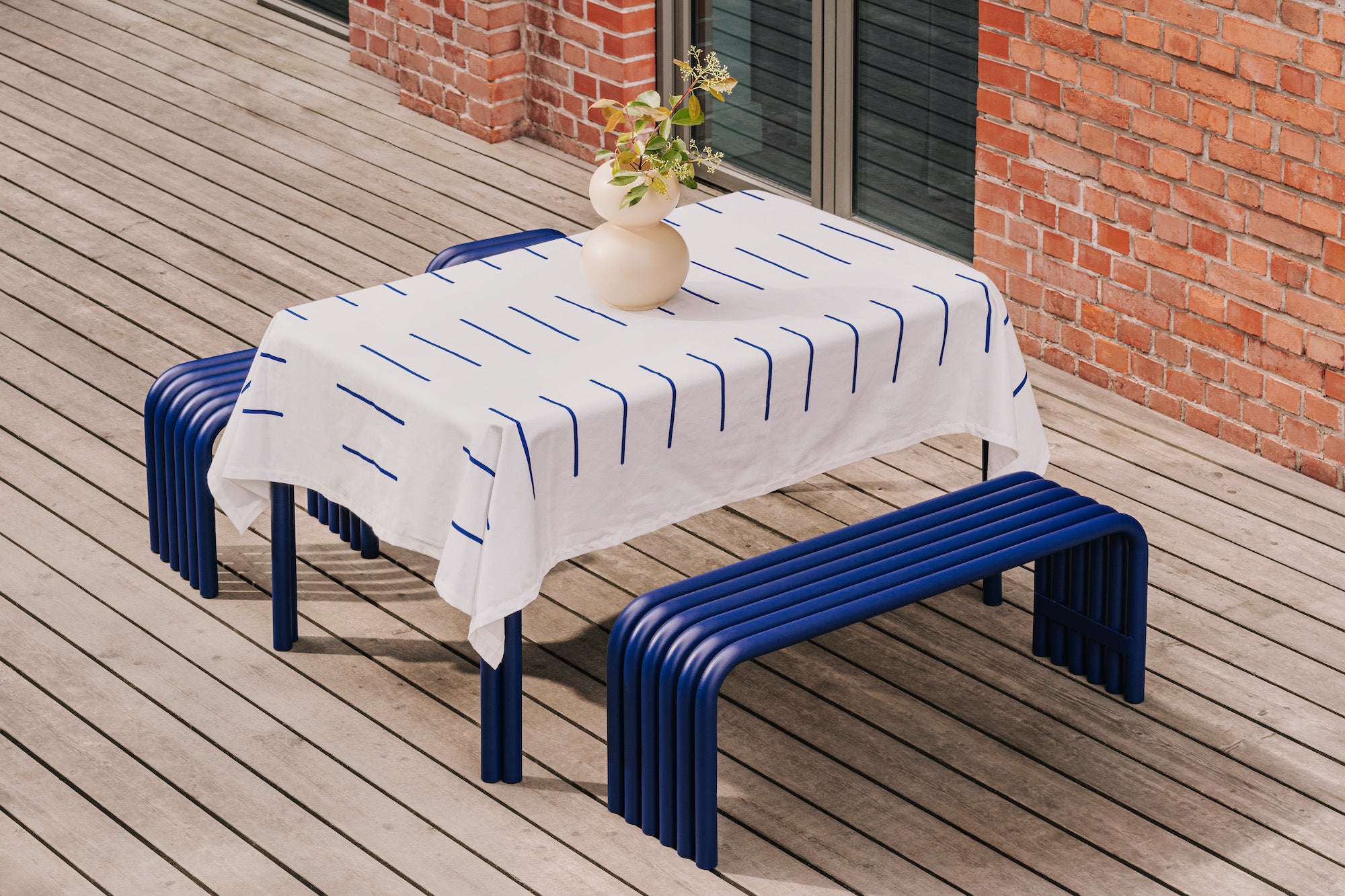 From small balconies to spacious gardens, our collection of garden furniture has everything needed to enjoy your outdoor to the fullest. Explore tables, stools, benches, and more for aesthetic balconies and modern gardens. Minimal balconies.