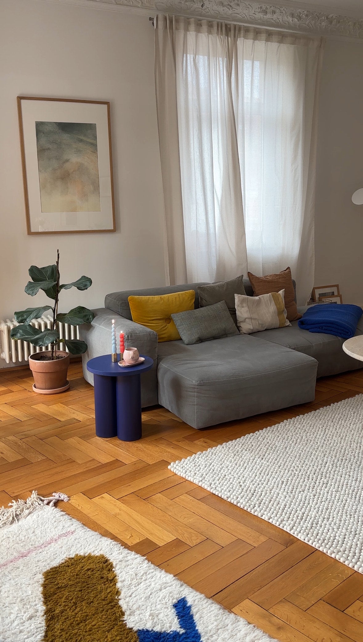 Step into comfort and explore living room ideas for small, cozy, and aesthetic spaces. Discover modern designs including coffee tables, poufs, stools, side tables, sofas, armchairs, ottomans, TV stands, sideboards, and more. Colorful, japandi, or minimal.