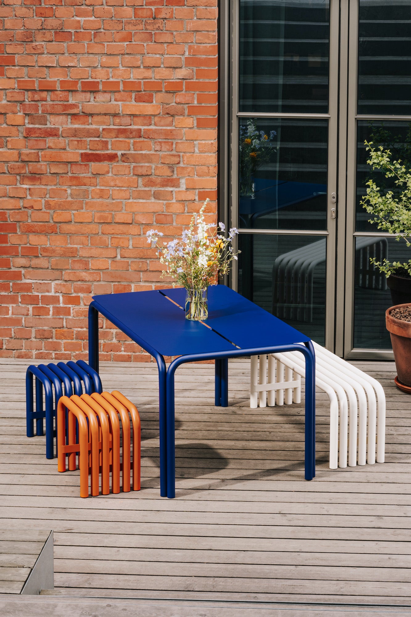 From small balconies to spacious gardens, our collection of garden furniture has everything needed to enjoy your outdoor to the fullest. Explore tables, stools, benches, and more for aesthetic balconies and modern gardens. Minimal balconies.