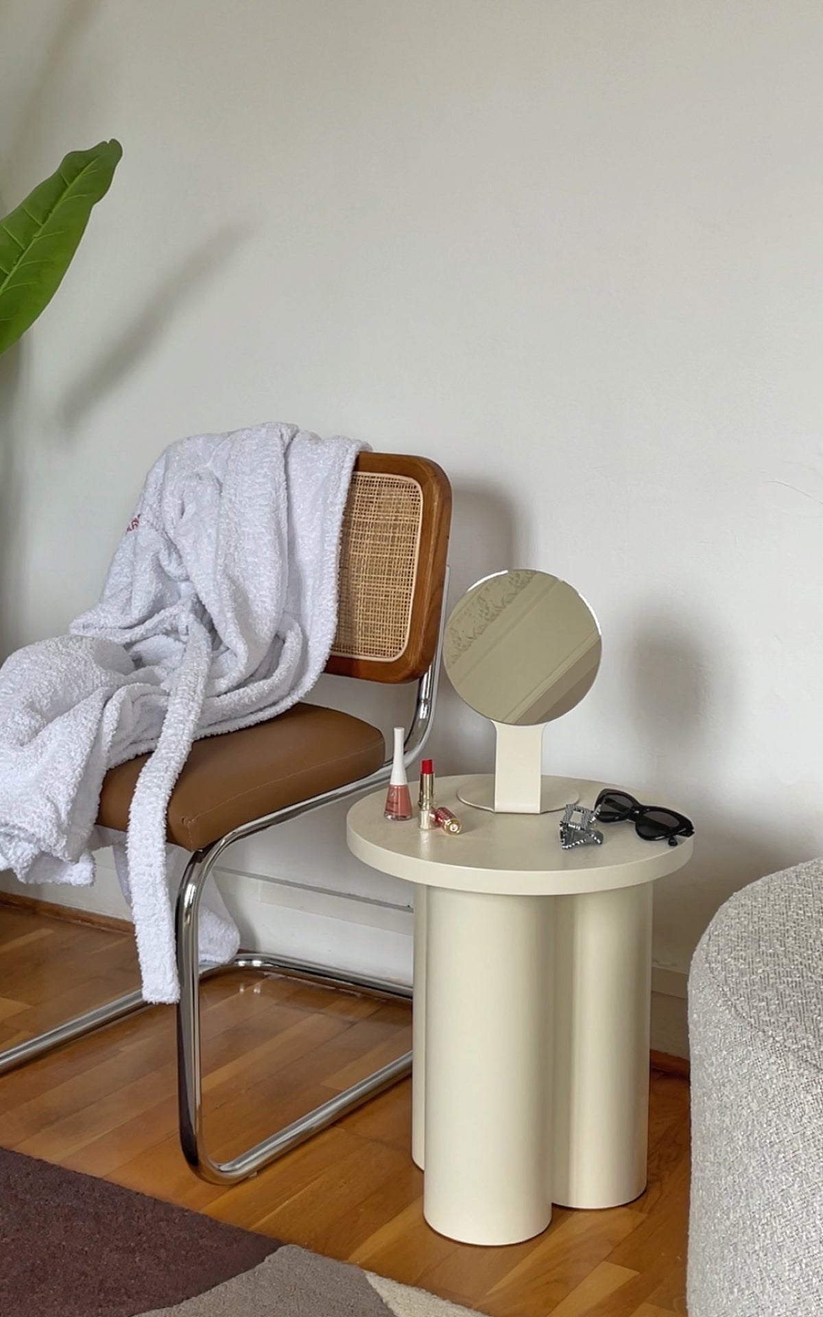 Step into comfort and explore living room ideas for small, cozy, and aesthetic spaces. Discover modern designs including coffee tables, poufs, stools, side tables, sofas, armchairs, ottomans, TV stands, sideboards, and more. Colorful, japandi, or minimal.