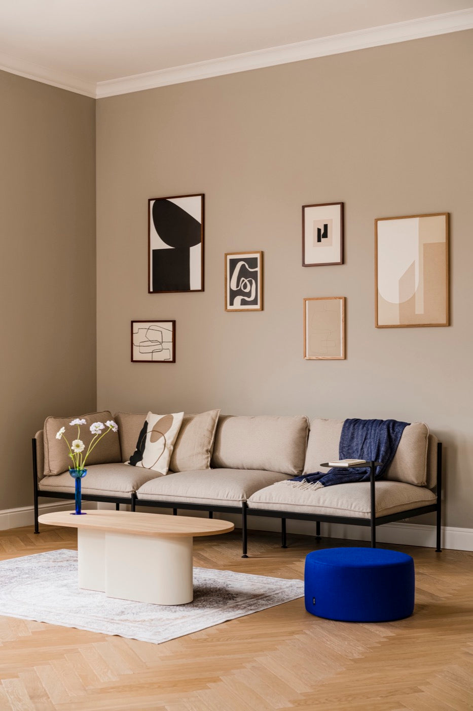 Step into comfort and explore living room ideas for small, cozy, and aesthetic spaces. Discover modern designs including coffee tables, poufs, stools, side tables, sofas, armchairs, ottomans, TV stands, sideboards, and more. Colorful, japandi, or minimal.