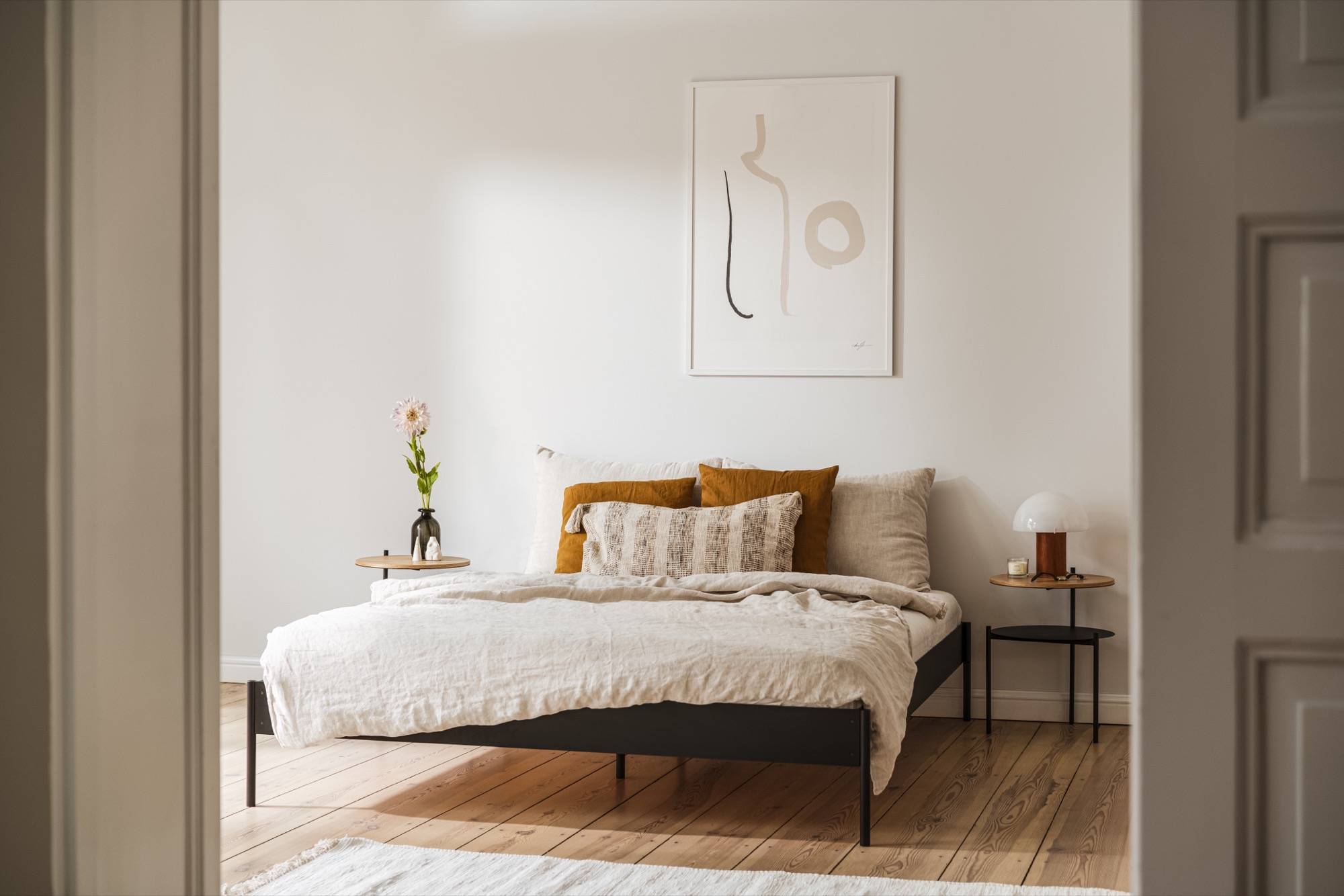 How to style a perfectly cozy bedroom?