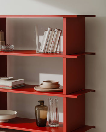 Hes Bookcase