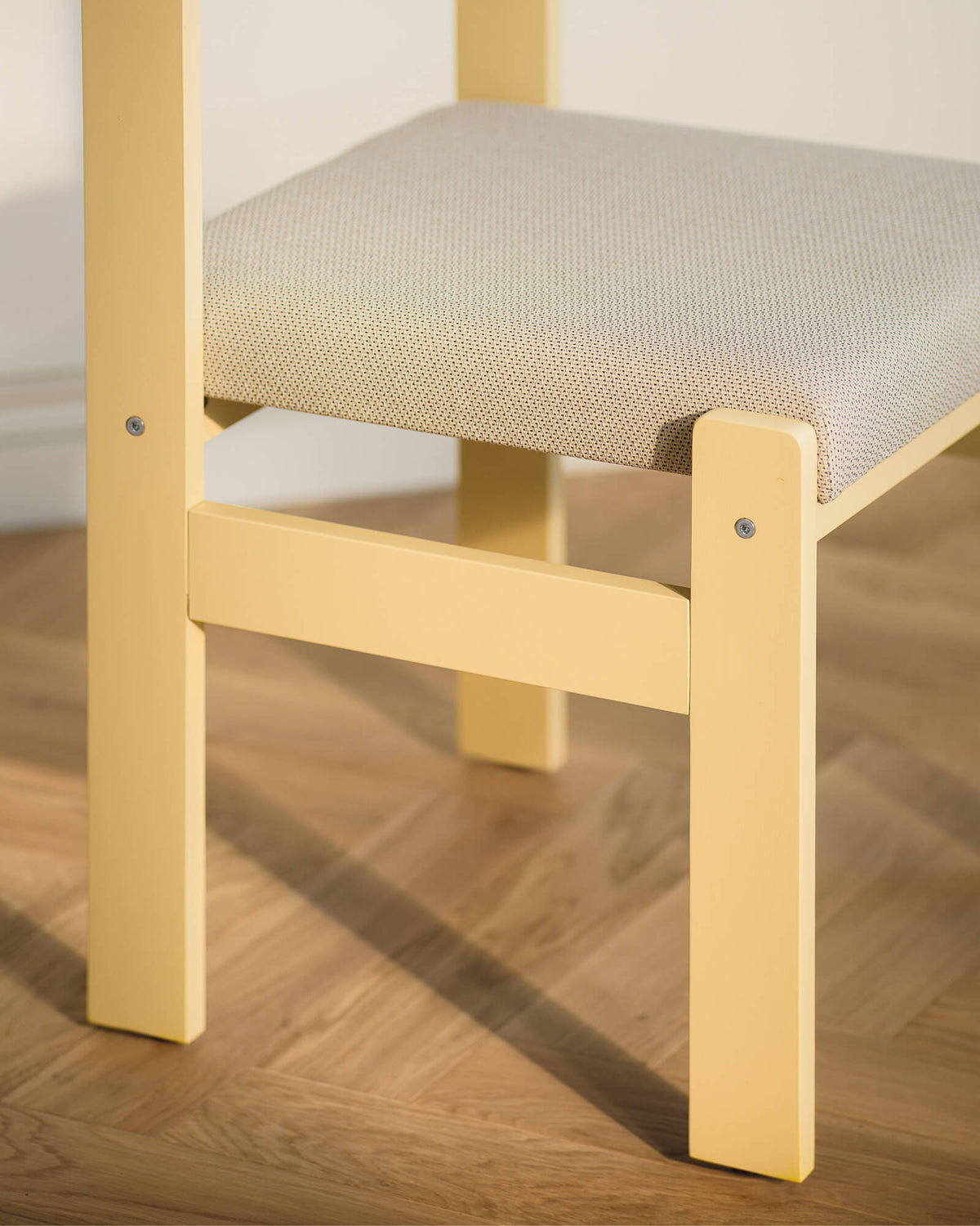 Kini Chair