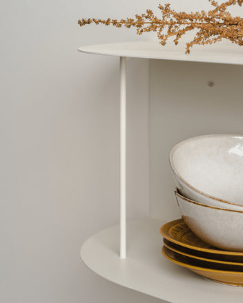 Lina Shelf - short