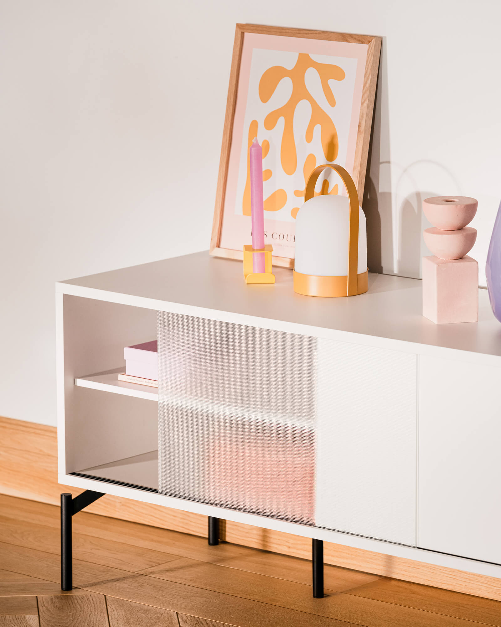 Met Mini TV Stand