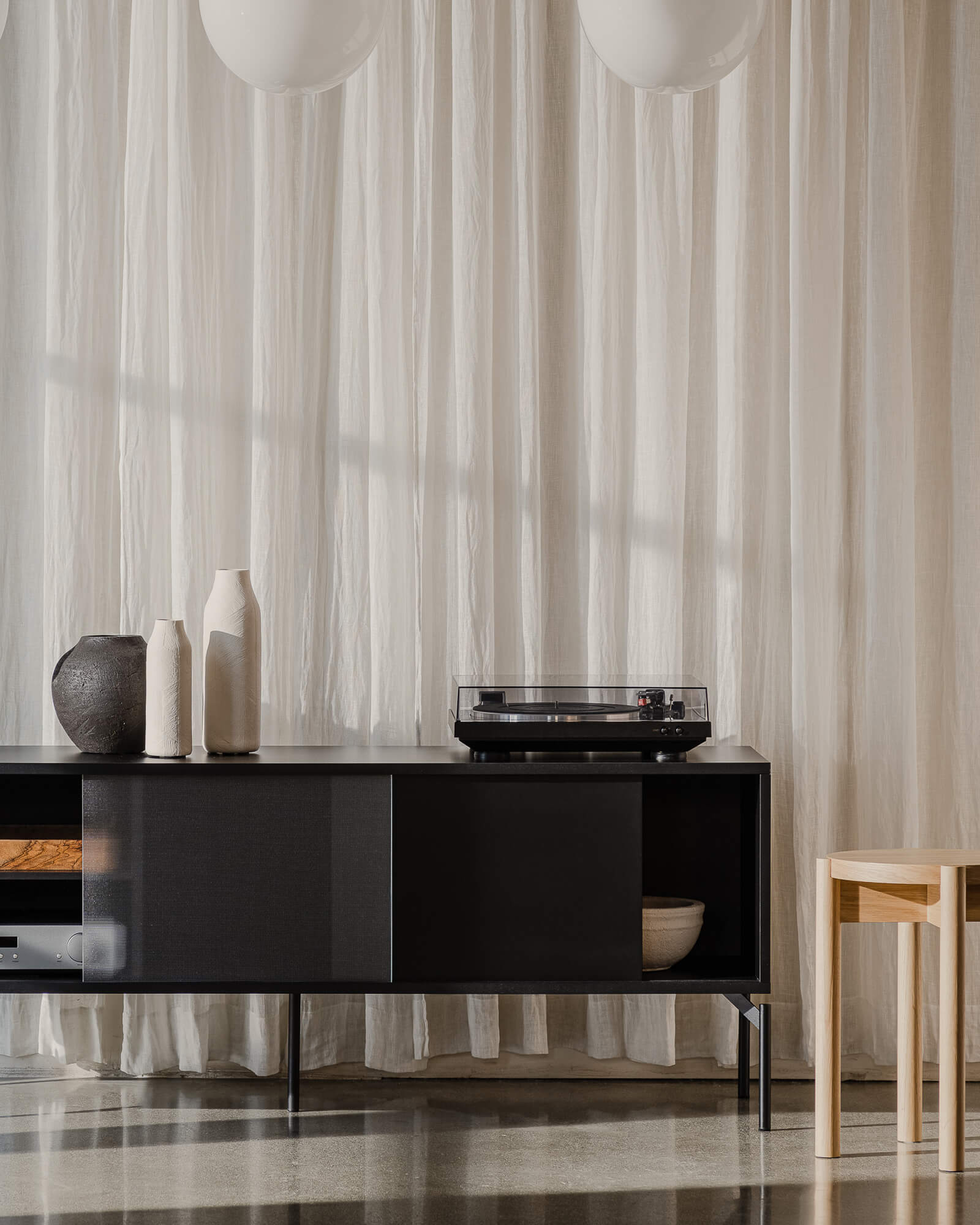 Met TV Stand
