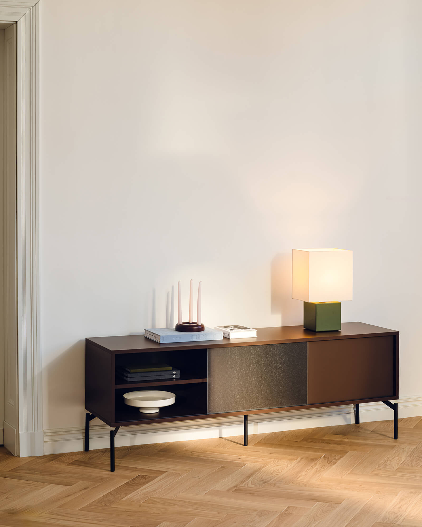Met TV Stand