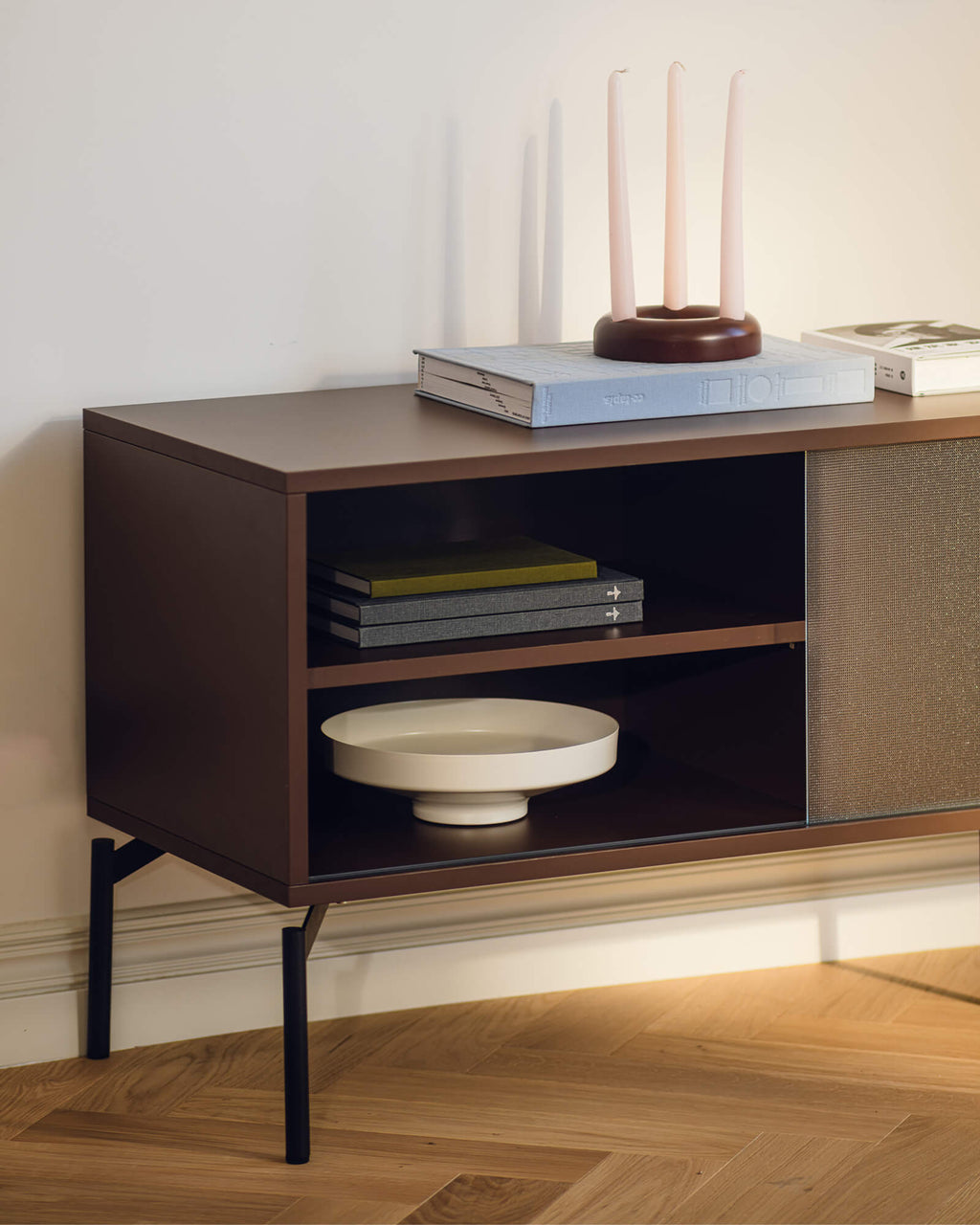 Met TV Stand