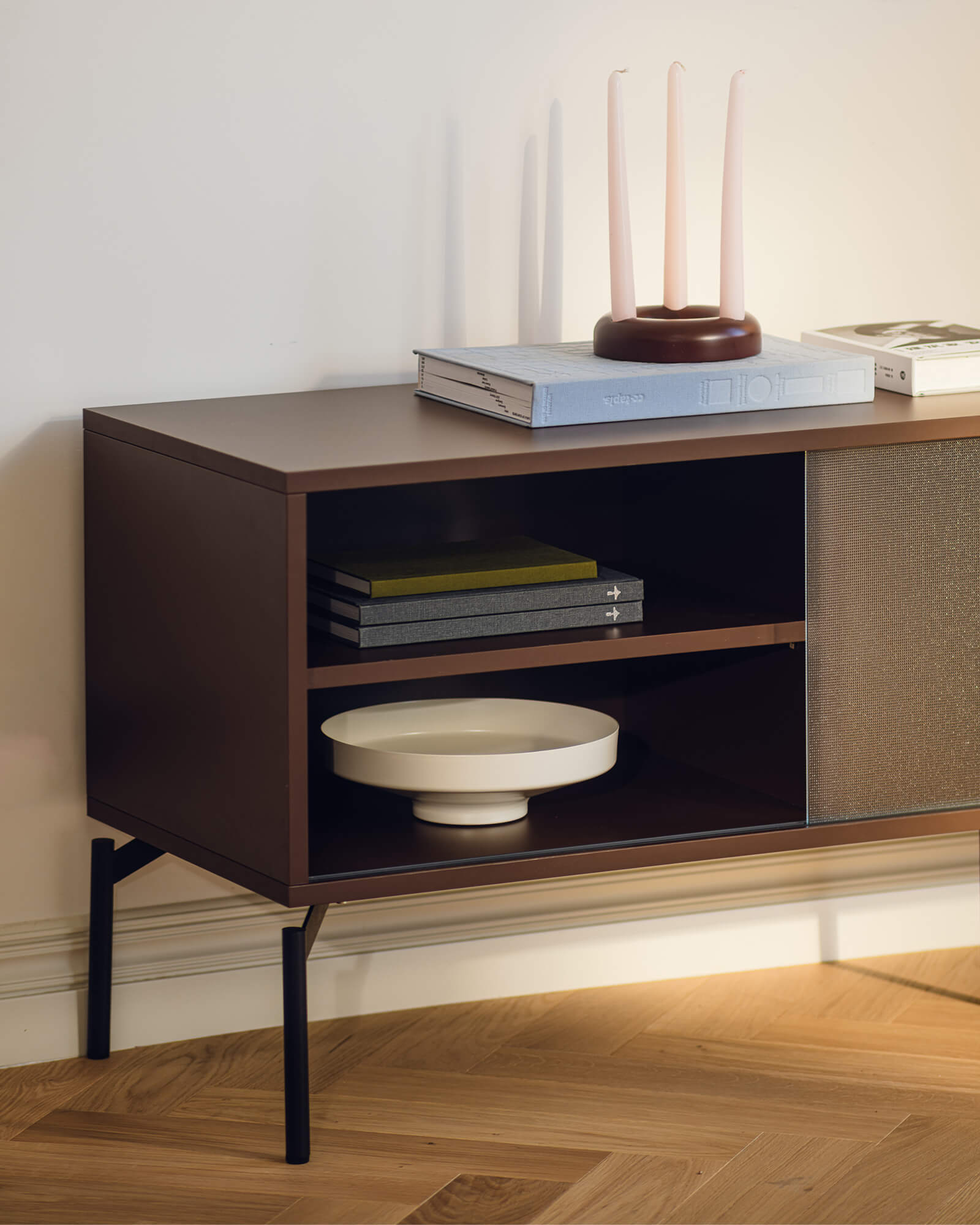 Met TV Stand