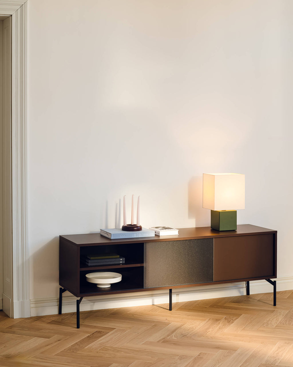 Met TV Stand