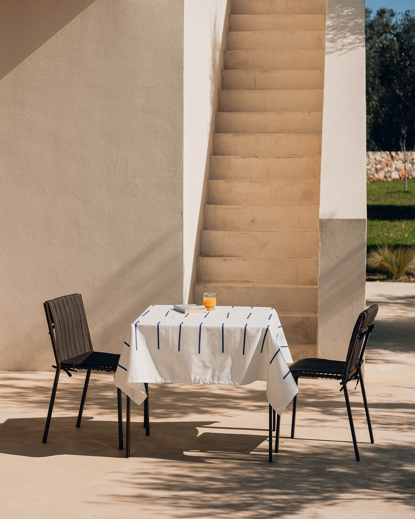Oto Table