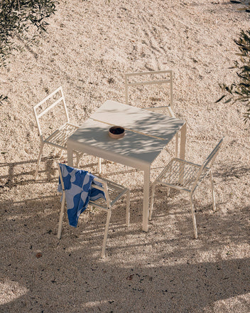Oto Table
