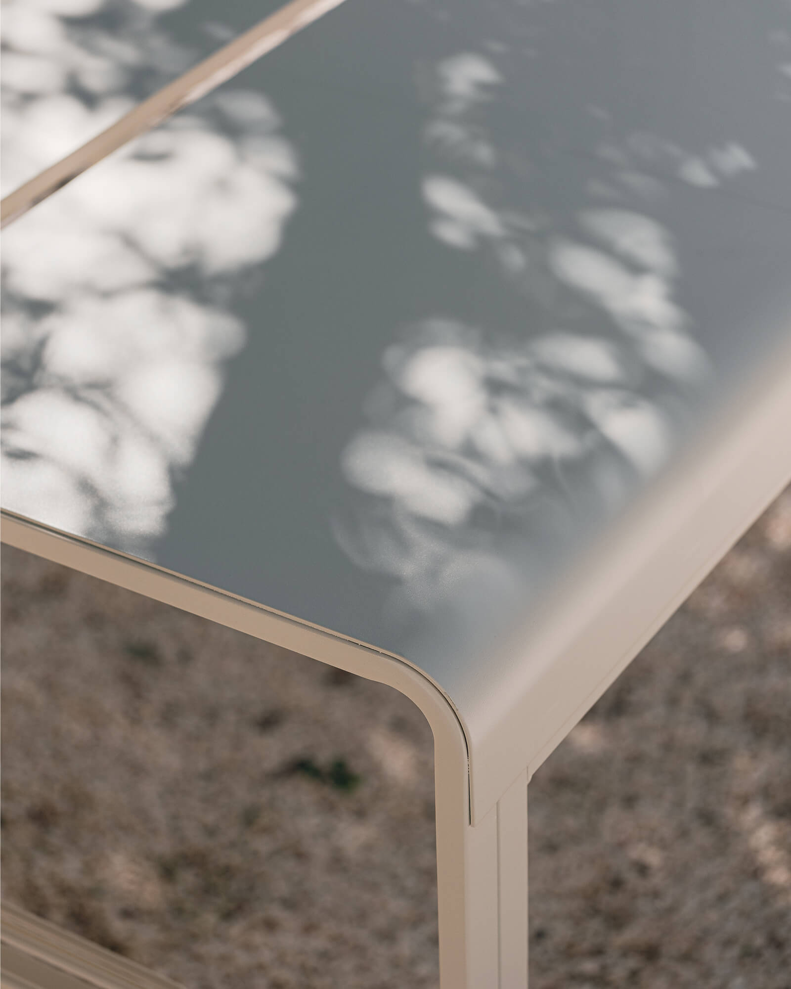 Oto Table