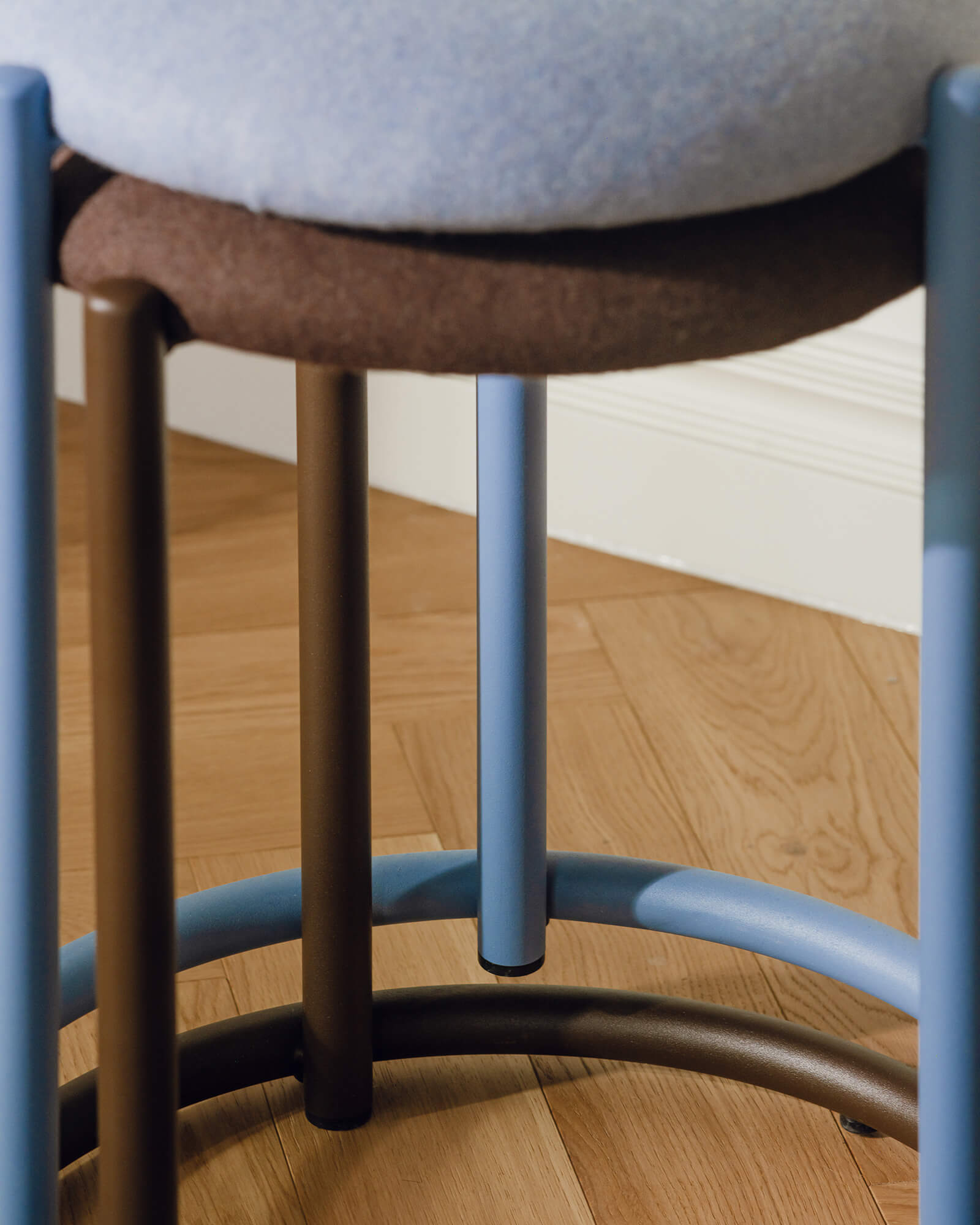Puli Stool