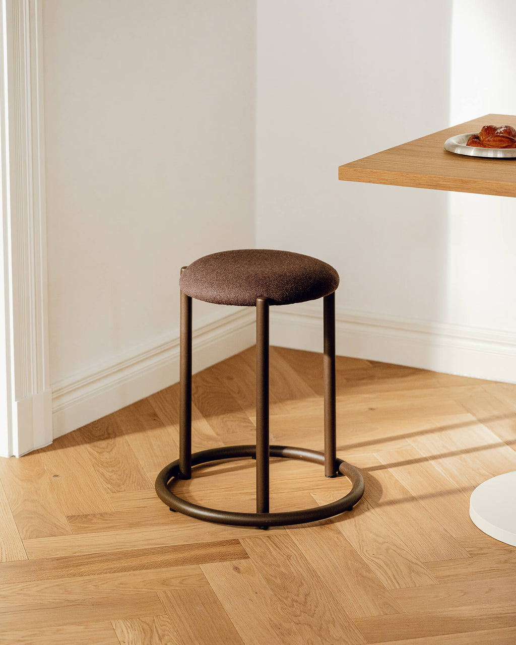 Puli Stool