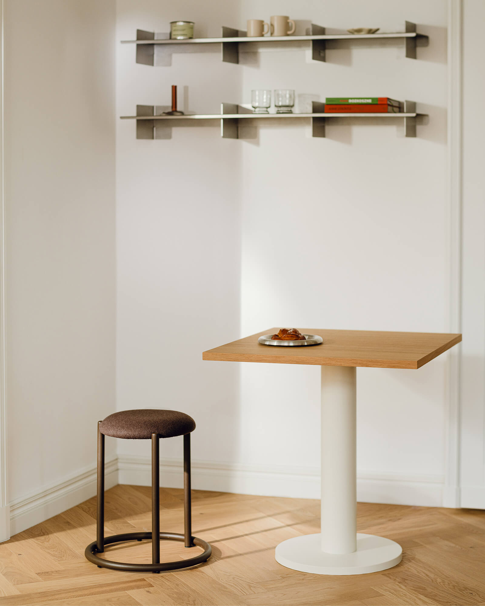 Puli Stool