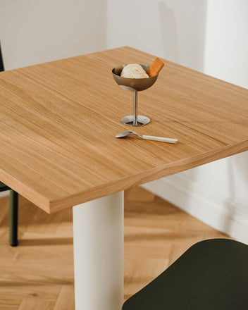 Sool Café Table