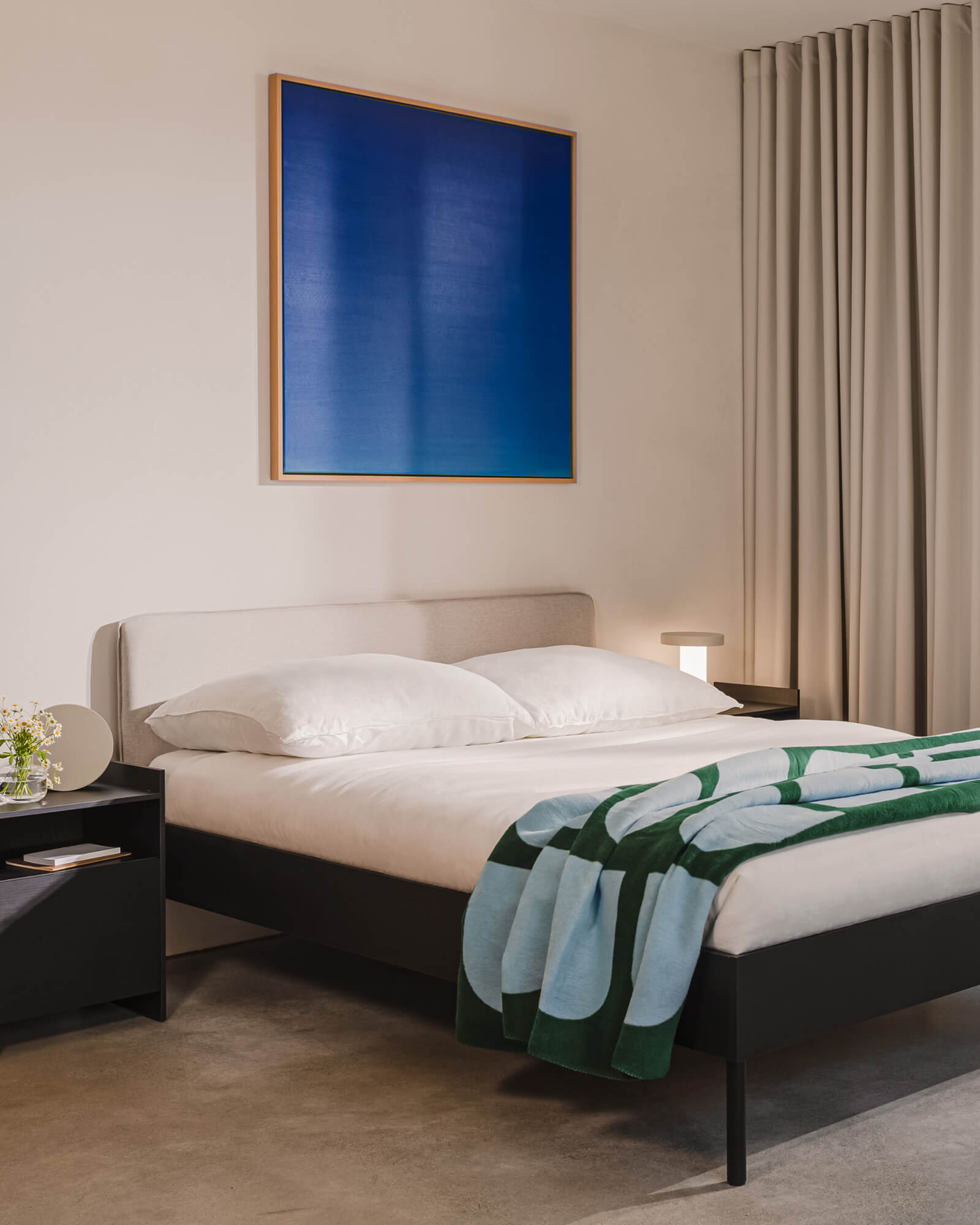Streiko Bed Black