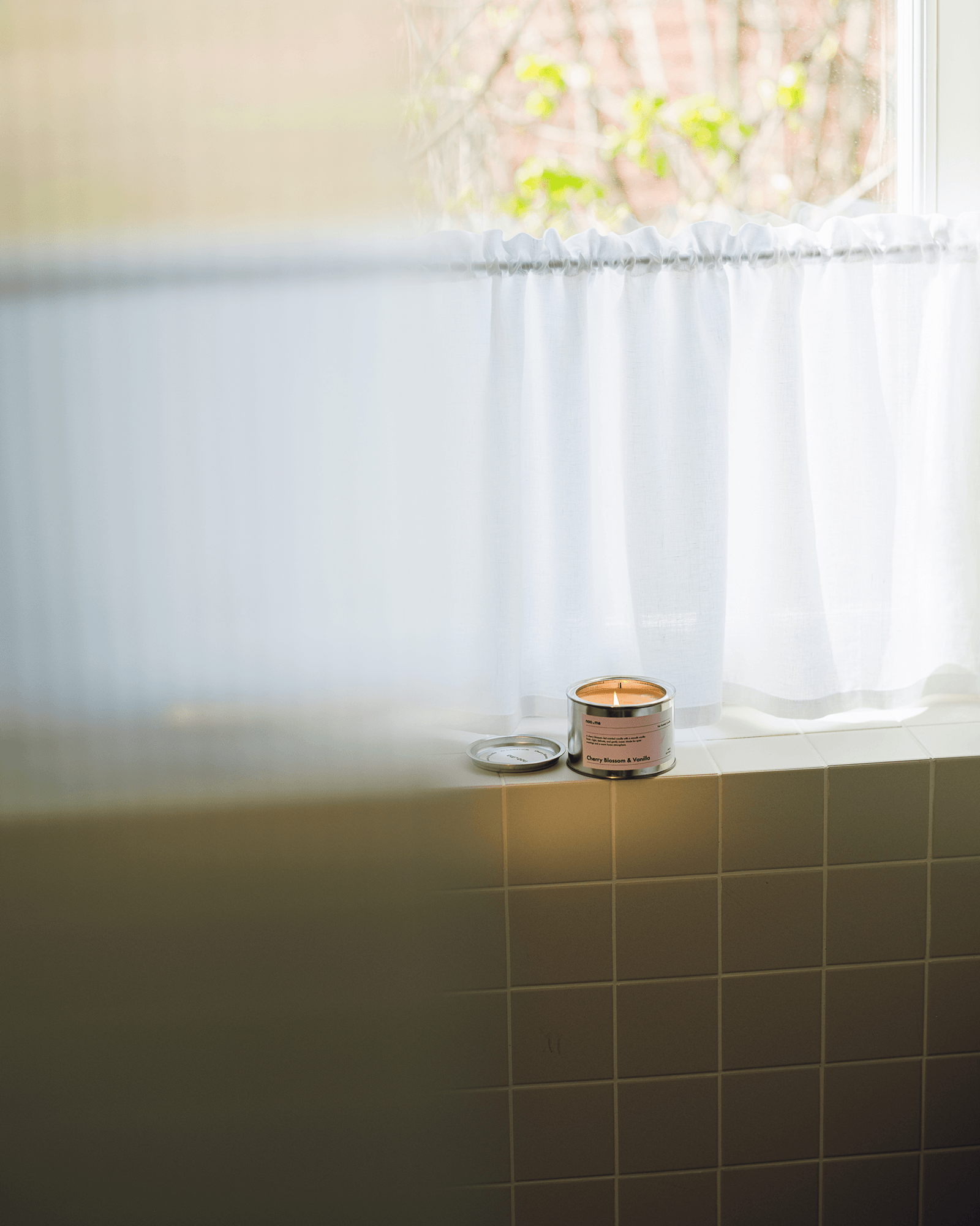 Ven Scented Candle - Cherry Blossom & Vanilla