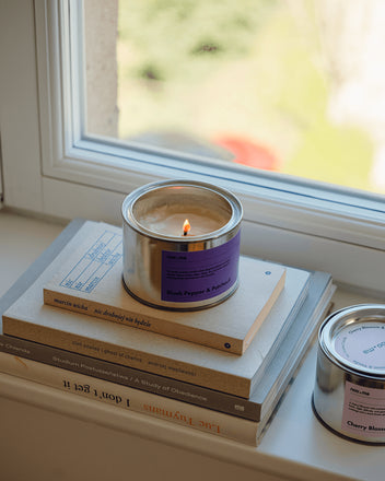 Ven Scented Candle - Saffron & Sandalwood