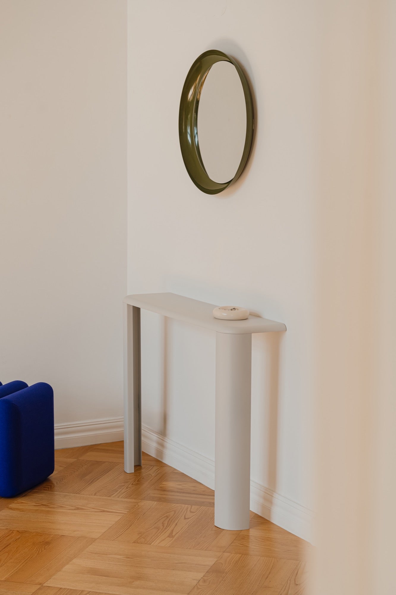 Fli Console Table