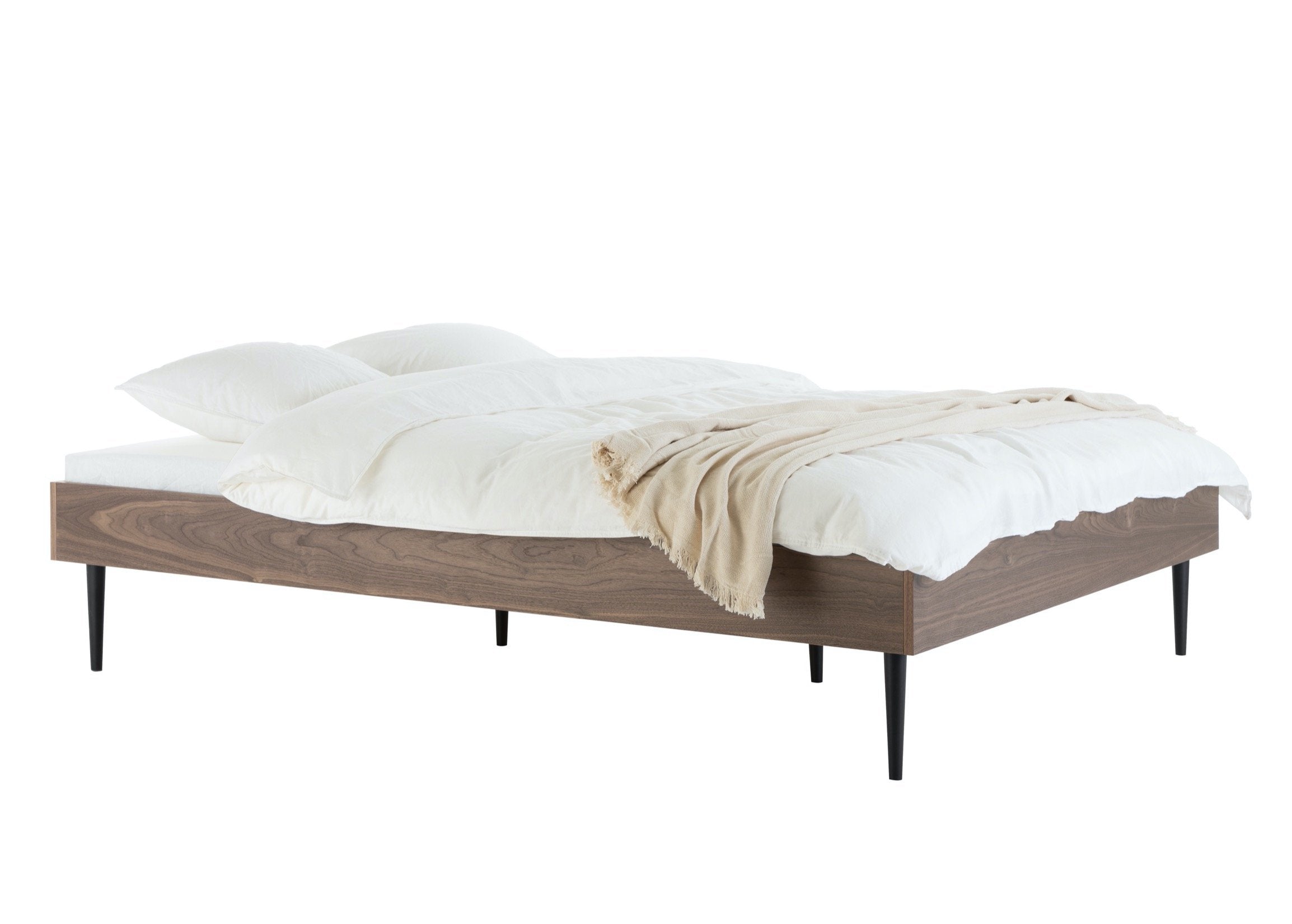 Streiko Bed Walnut